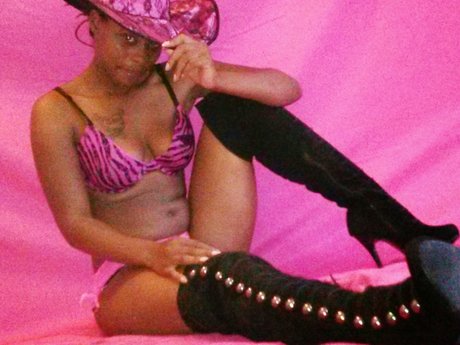 QUEENLIZZ erotic star galleries