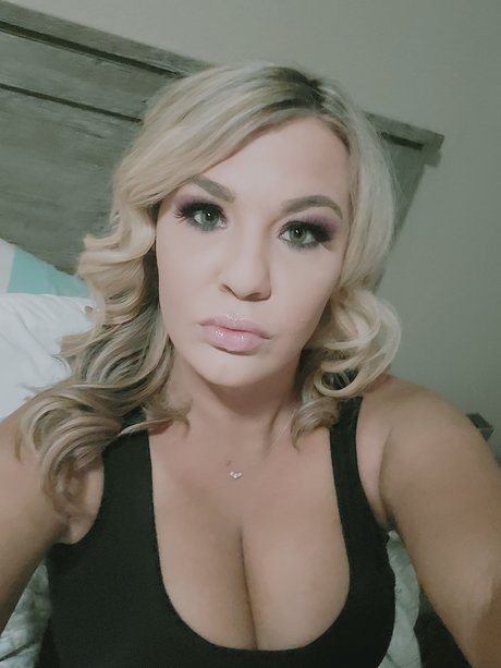 LOLO pornstar art pics