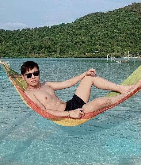 Kyo HuynhLong_ model erotic pic