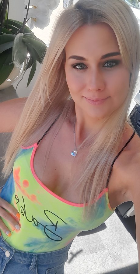 Naomi Zarane art actress gallery