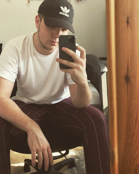 Chubby Gay Boy naked model pictures