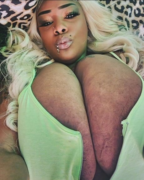 Zariah June star top pictures