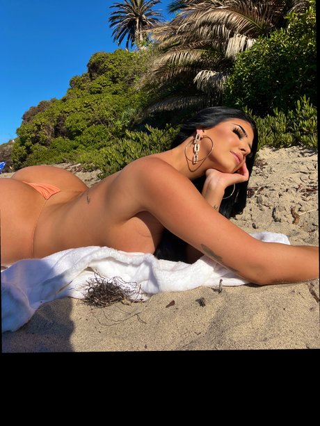 Taylor Nicole exclusive model image