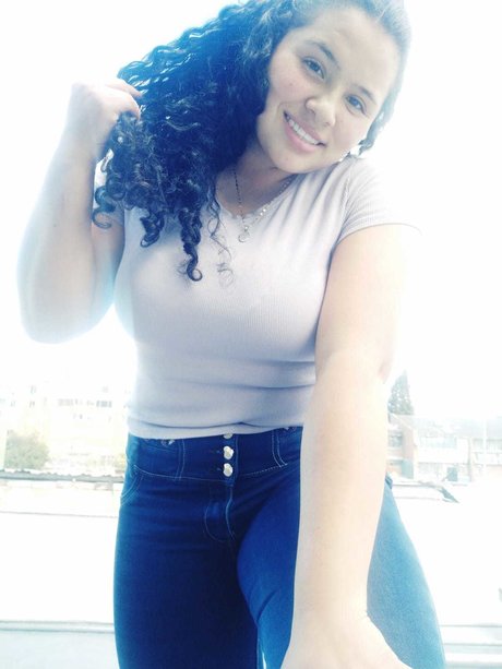 darlystories01 pretty pornstar img