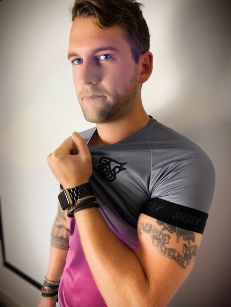 Johnny Mai nude actress pic