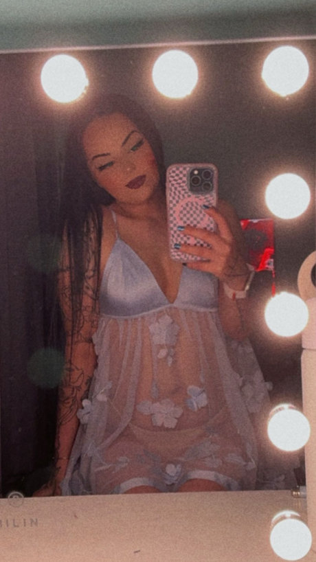 Tiny Meeks pornstar top picture