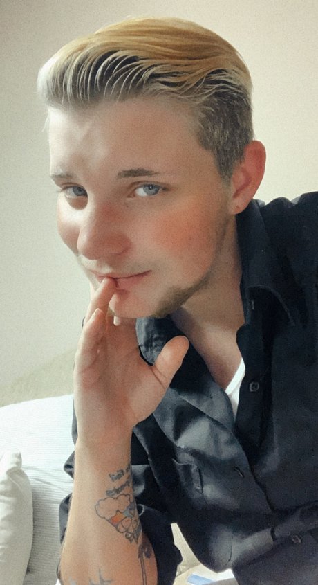 Mr Mom27 pornographic actress image