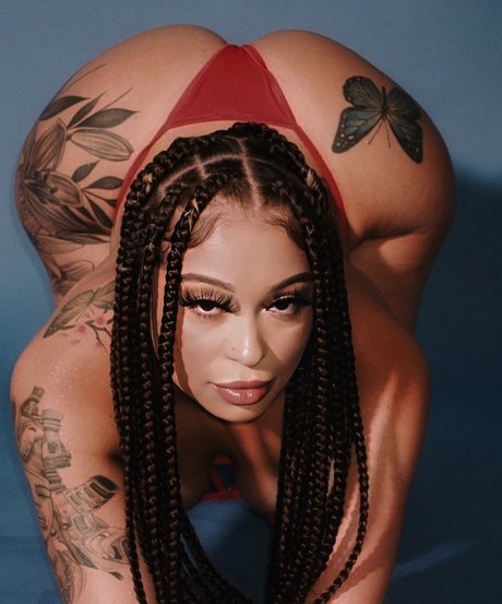 KARMA star sexy image