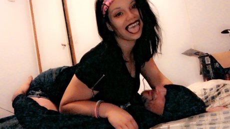 ShannonsShenanigans sexy model pictures