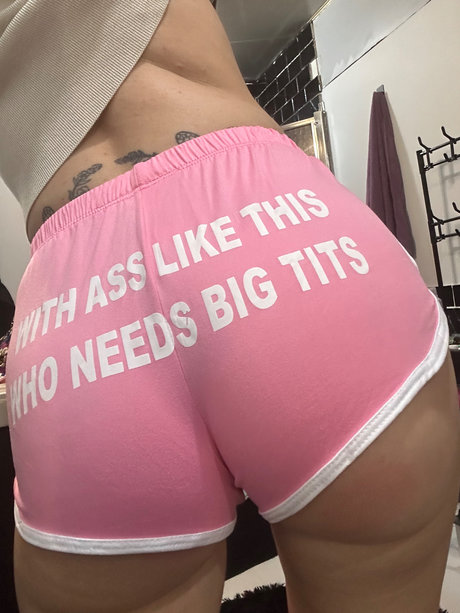 cheekysnake hot actress pic