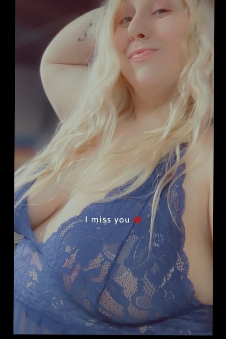 Domina Sassy star art galleries