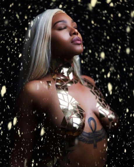 Saged Pussy star sexy images