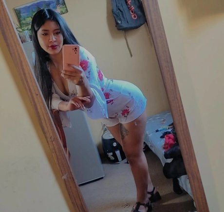 Liilitt erotic model picture