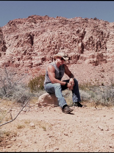 Mr Serenade star nice pics