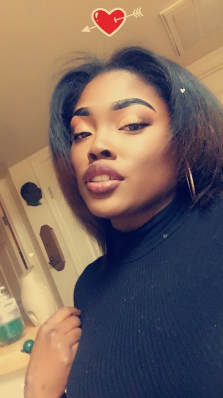 Mrs Go Get It model hot pics