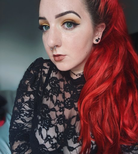 _Miss Jinx_ pretty model pic