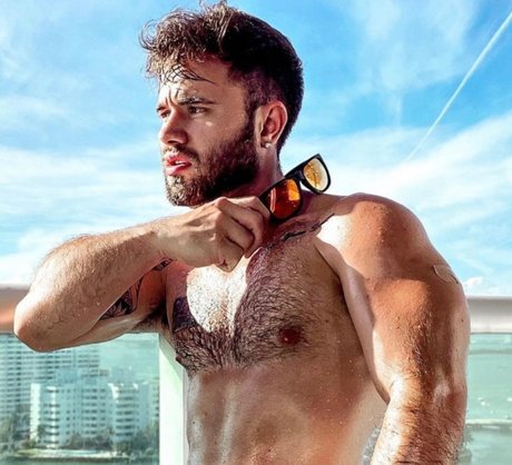 Lowi pornstar pictures