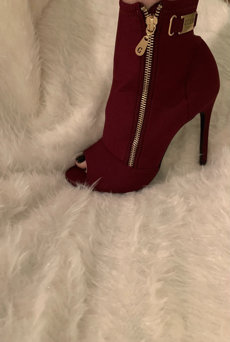 MissJ s Pretty Feet hot pornstar img