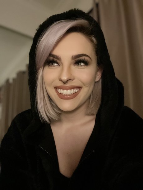 Suzy Lee star art img