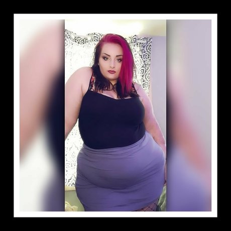 Succubus model nudes pic