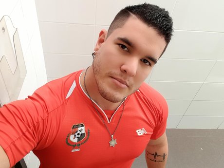 Randall Uriarte xxx star images