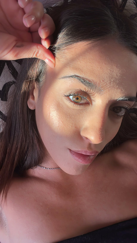 Chiara 8 model naked image