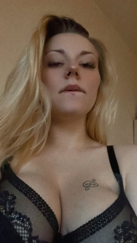 Laura Vinora pornstar perfect pic