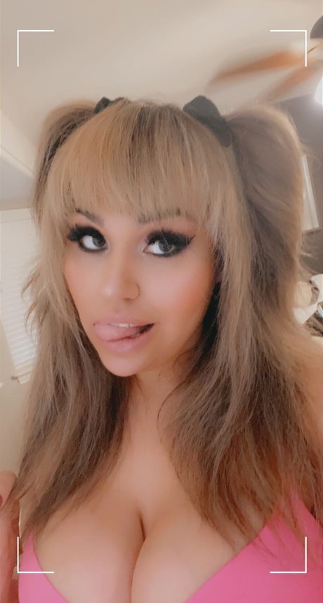 ShesXmagic model porn gallery