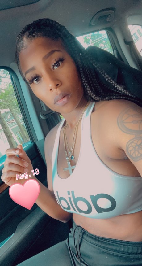 _JaneDoe beautiful model image