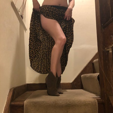 Cheeky Mom 43 model beautiful images