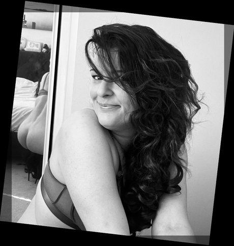 Ellie west hd star img