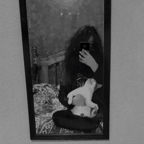 Deni Hern star hot picture