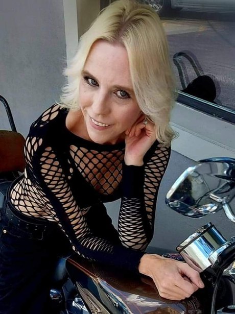 Lily Legend star nude pic