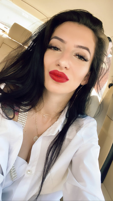 Helene star hot image