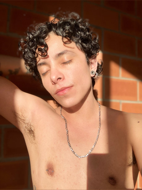 H lios sexy star photos