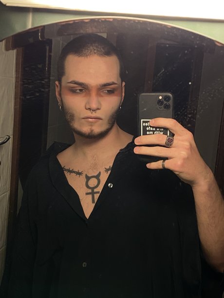 phil skinn model perfect pic