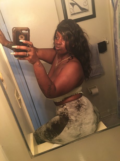 Renee Giorgio naked star photo