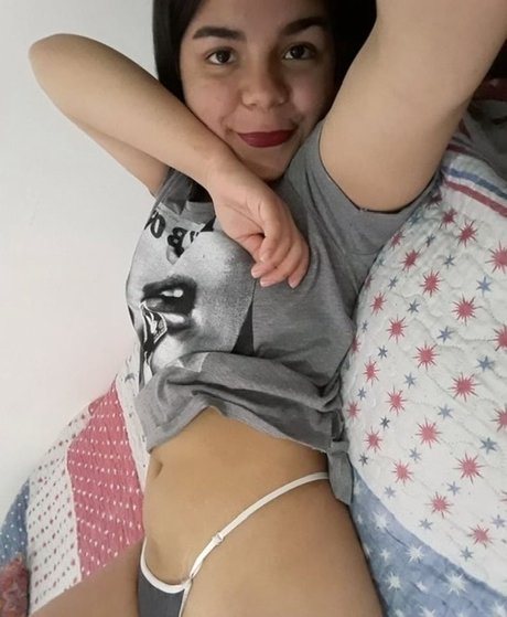 Melissajanny model hot image