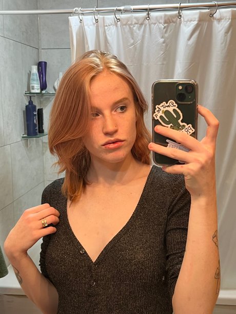 ginger kitty star pics