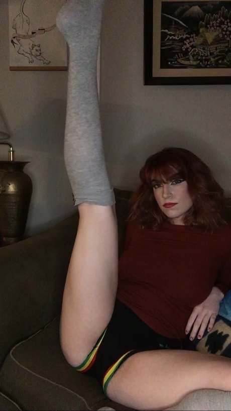 Cora Summers model exclusive image