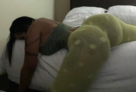 jey vi gil naked model picture