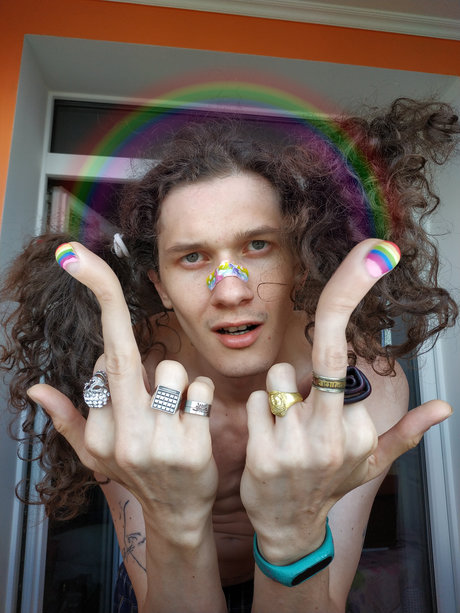 Denya model perfect image