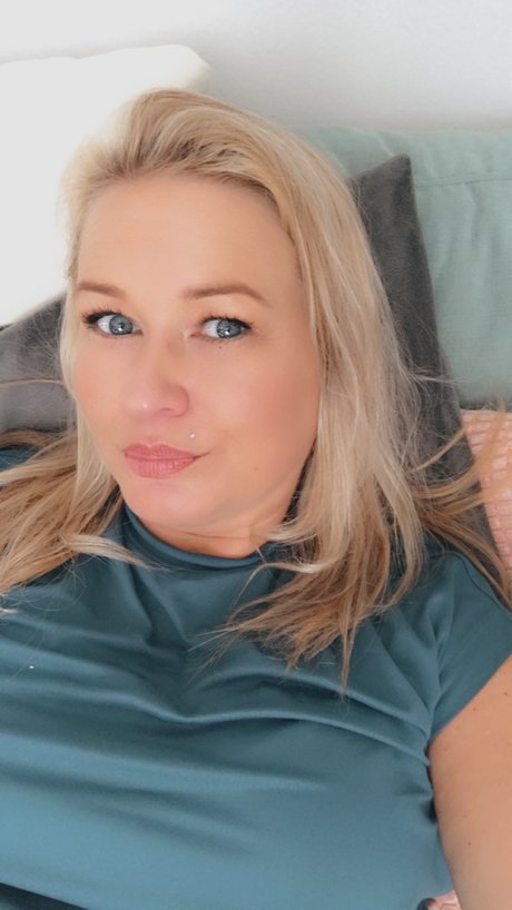 Chrisi nice pornstar pics