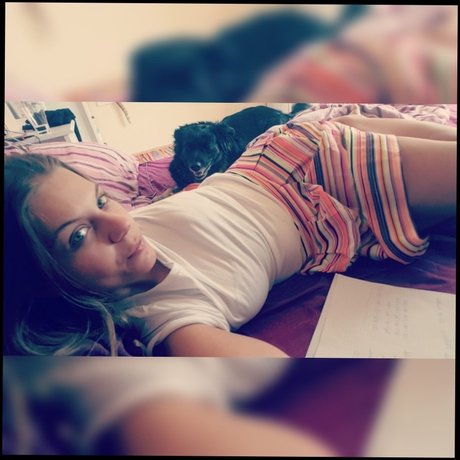 HONEY POT naked model photo