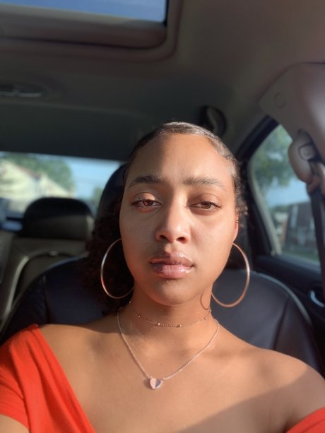 Riaha high quality actress picture