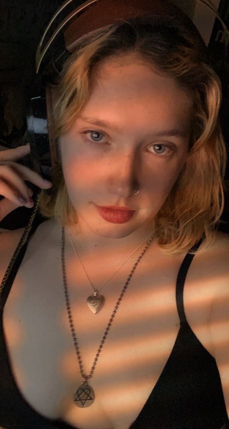 Lady Scarlett exclusive model gallery