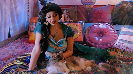 Cat Queen nude model image