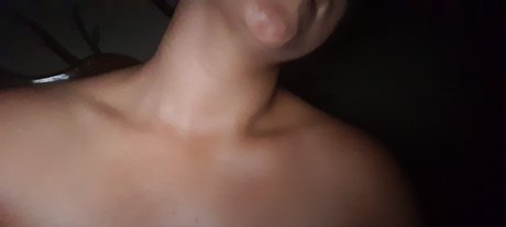 Pili Hu free pornstar image