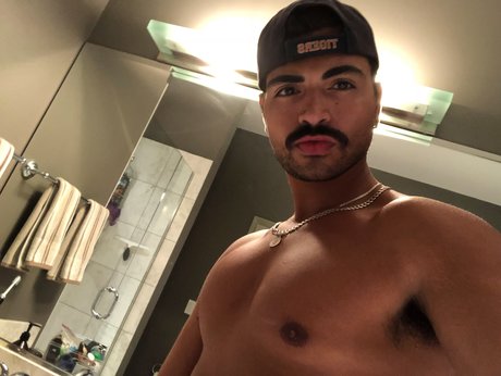 RJ Dumont model erotic pics