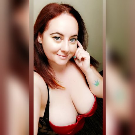 Tropical420 sexy actress pic